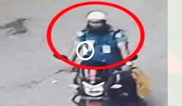 পুলিশ কনস্টেবল বরখাস্তের ঘটনায় ভিডিও ফুটেজ. Channel i News - চ্যানেল আই নিউজ