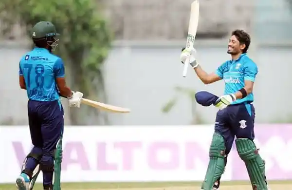 বাংলাদেশ ক্রিকেটাররা উল্লাসে ভাসছে, একে অপরকে শুভেচ্ছা জানাচ্ছে. Channel i News - চ্যানেল আই নিউজ