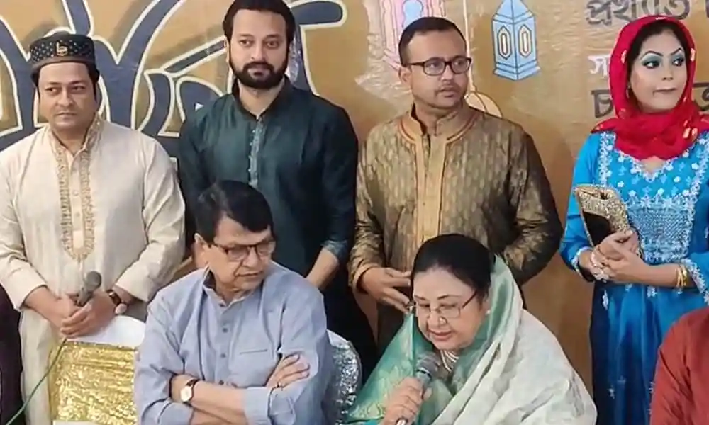 শিল্পী সমিতির ইফতার মাহফিলে অংশগ্রহণকারী শিল্পীরা. Channel i News - চ্যানেল আই নিউজ