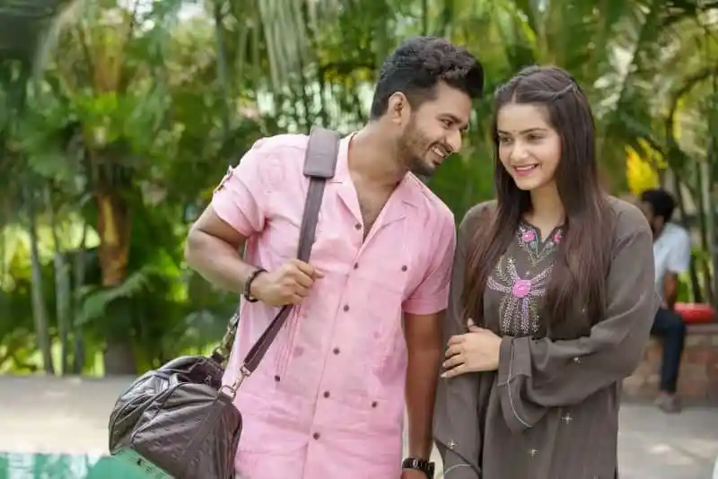 ফারহান ও তানজিন তিশা একসঙ্গে হাসিমুখে দেখা যাচ্ছে. Channel i News - চ্যানেল আই নিউজ