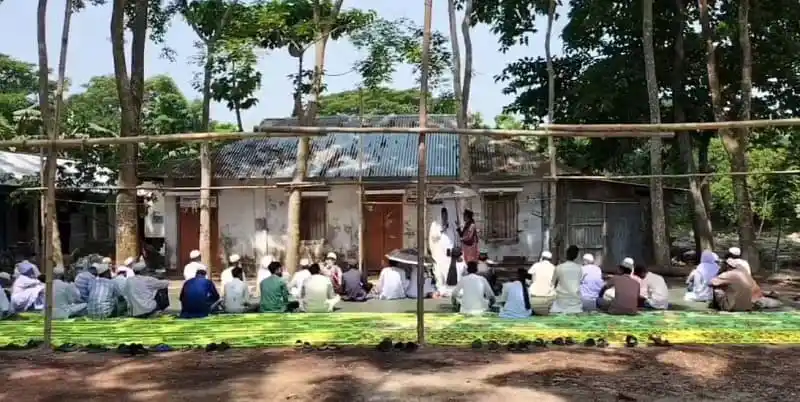 দেশের বিভিন্ন স্থানে ঈদ উদযাপন, চাঁদ দেখার জন্য মুসল্লিরা একত্রিত. Channel i News - চ্যানেল আই নিউজ