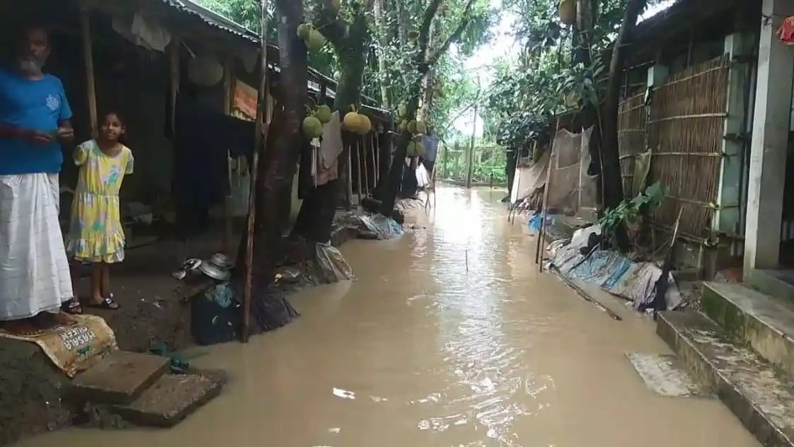 সিলেটে বন্যার পানিতে নিমজ্জিত গ্রাম, মানুষ জীবনযাত্রা ব্যাহত. Channel i News - চ্যানেল আই নিউজ