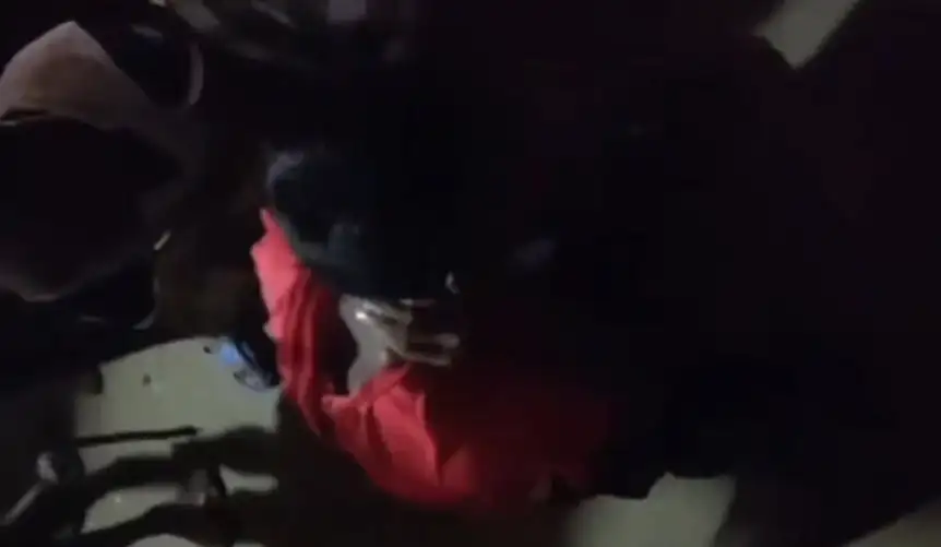 শিকলবন্দি কিশোরের নির্যাতনের ছবি, চ্যানেল আই অনলাইন. Channel i News - চ্যানেল আই নিউজ