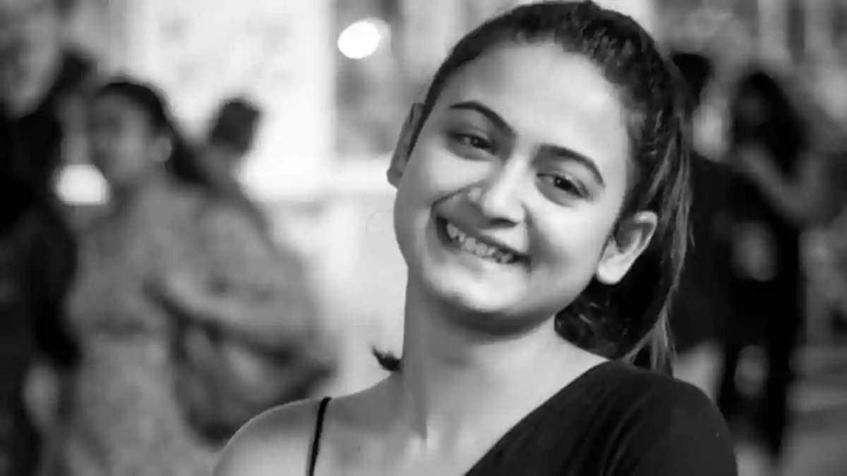 একজন হাস্যোজ্জ্বল তরুণী, পল্লবীর ছবি, বাংলাদেশি সংবাদ. Channel i News - চ্যানেল আই নিউজ