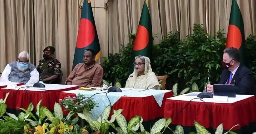বাংলাদেশের প্রধানমন্ত্রী ও অতিথিরা বৈঠকে অংশগ্রহণ করছেন. Channel i News - চ্যানেল আই নিউজ