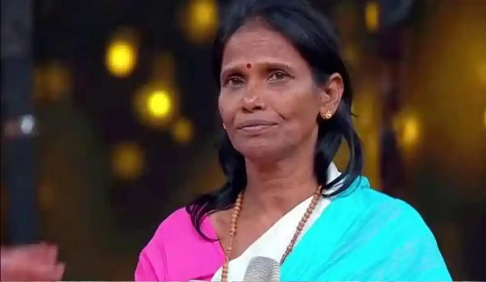বাংলাদেশি নারী সমাজের প্রতিনিধি, শান্ত ও আত্মবিশ্বাসী মুখাবয়ব. Channel i News - চ্যানেল আই নিউজ