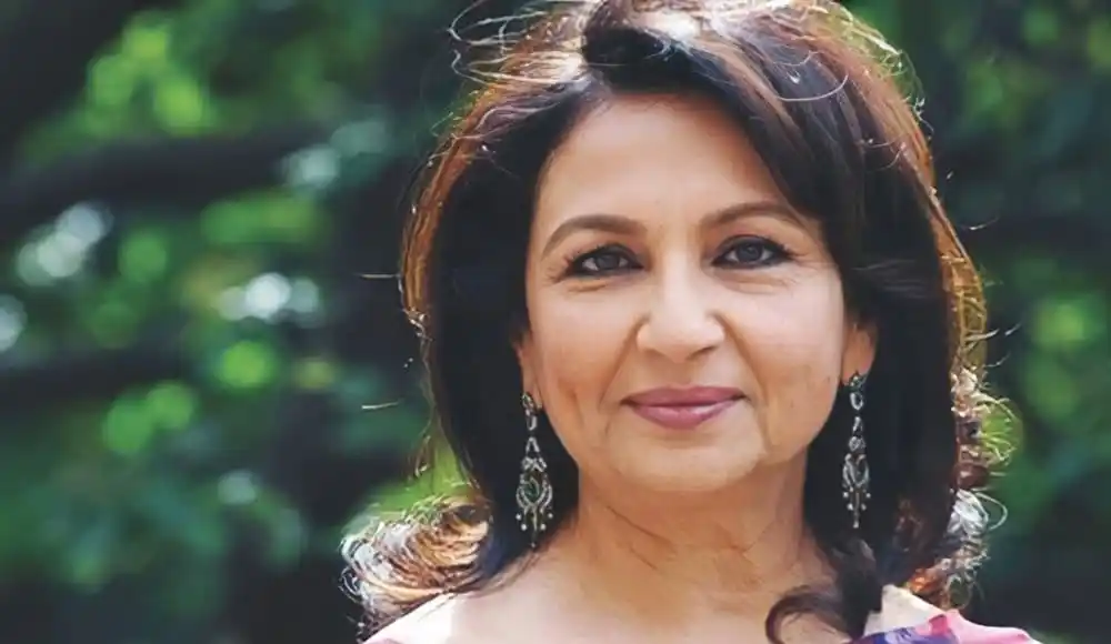 বাংলাদেশের শর্মিলা ঠাকুরের ছবি, এক যুগ পর অভিনয়ে ফিরেছেন. Channel i News - চ্যানেল আই নিউজ