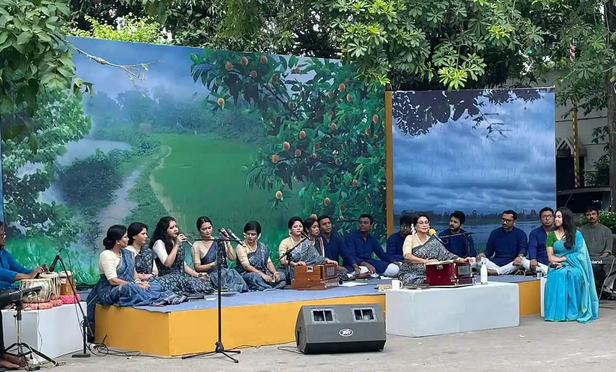 বর্ষা বরণে গান, নাচ ও কবিতা পরিবেশনা, সাংস্কৃতিক অনুষ্ঠান. Channel i News - চ্যানেল আই নিউজ