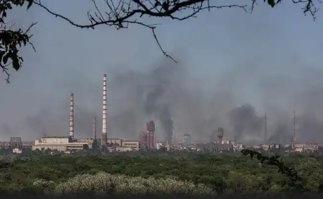 উত্তর কোরিয়ার শিল্পাঞ্চলে ধোঁয়া ও অগ্নিকাণ্ডের ছবি. Channel i News - চ্যানেল আই নিউজ