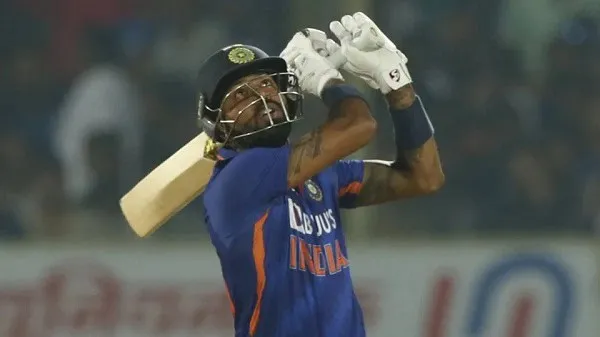 ভারতের ক্রিকেটার হার্দিক পান্ডিয়া ব্যাটিং করছেন. Channel i News - চ্যানেল আই নিউজ