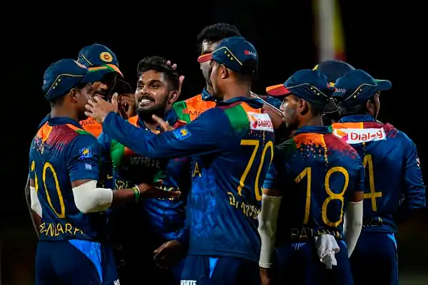 শ্রীলঙ্কা ক্রিকেট দলের খেলোয়াড়রা জয় উদযাপন করছে. Channel i News - চ্যানেল আই নিউজ