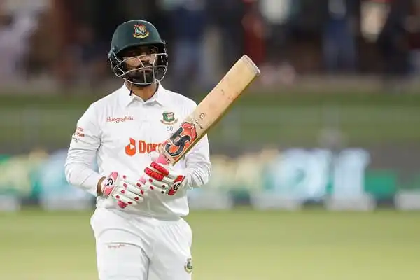 বাংলাদেশি ক্রিকেটার তামিম ইকবাল ব্যাট হাতে মাঠে প্রস্তুত. Channel i News - চ্যানেল আই নিউজ