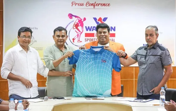 ওয়ালটন-বিএসজেএ স্পোর্টস কার্নিভাল উদ্বোধন, খেলোয়াড়রা জার্সি উপহার পাচ্ছেন. Channel i News - চ্যানেল আই নিউজ