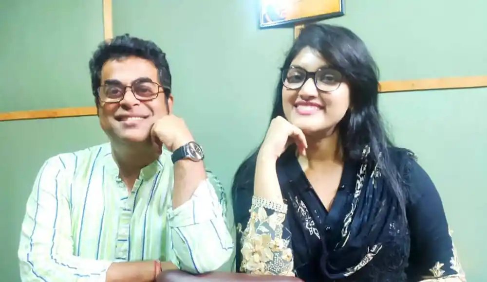 বিপ্লব সাহা ও সুস্মিতা হেমন্ত-লতার বিখ্যাত গানের পরিবেশনা. Channel i News - চ্যানেল আই নিউজ