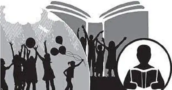 শিক্ষার্থীরা বই পড়ছে ও খেলাধুলা করছে, শিক্ষাব্যবস্থার পরিবর্তন বোঝানো. Channel i News - চ্যানেল আই নিউজ