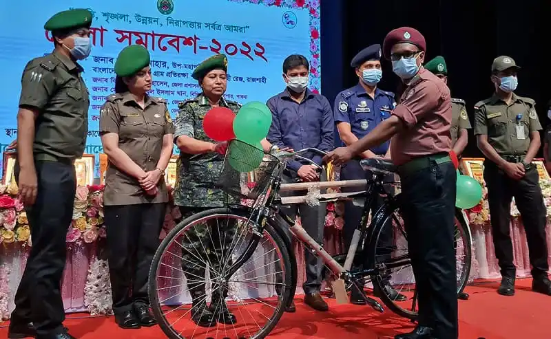 পাবনায় আনসার-ভিডিপি’র জেলা সমাবেশে পুরস্কার বিতরণ ও সাইকেল প্রদান. Channel i News - চ্যানেল আই নিউজ