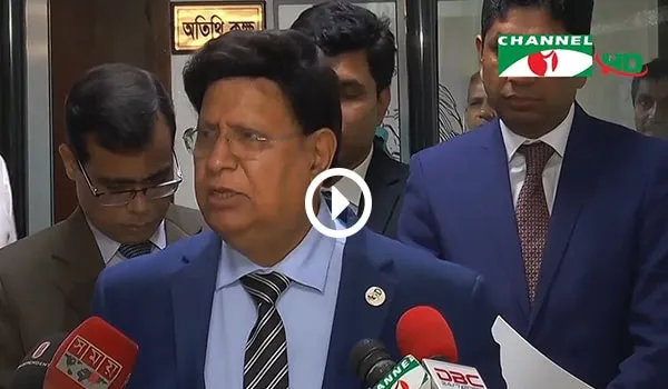 ফরিদুর রেজা সাগর চিকিৎসা শেষে দেশে ফিরেছেন, সাংবাদিকদের সাথে কথা বলছেন।. Channel i News - চ্যানেল আই নিউজ