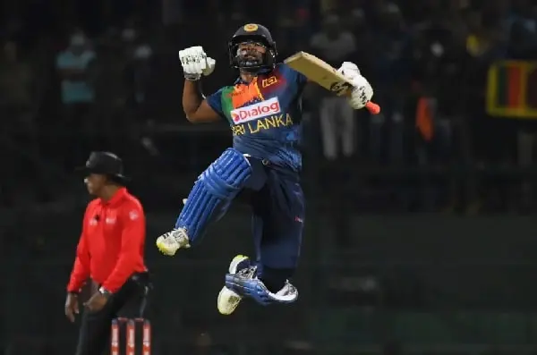 শ্রীলঙ্কার ক্রিকেটার জয়ন্তা গুনারত্নে উল্লাসে উদযাপন করছেন. Channel i News - চ্যানেল আই নিউজ