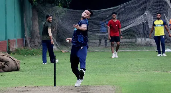 তাসকিন ক্রিকেট অনুশীলনে বল ছুঁড়ে ফেলার প্রস্তুতি নিচ্ছেন. Channel i News - চ্যানেল আই নিউজ