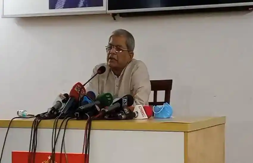 মির্জা ফখরুল সংবাদ সম্মেলনে বক্তব্য দিচ্ছেন. Channel i News - চ্যানেল আই নিউজ