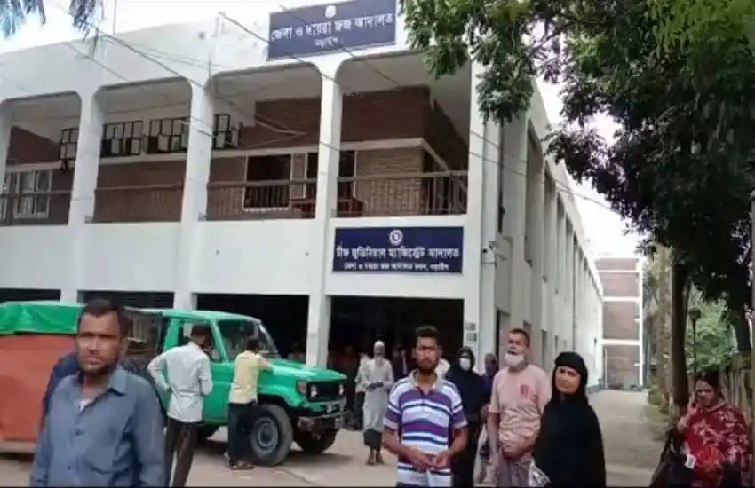 নড়াইলে পুলিশি অভিযানে ধর্ম অবমাননায় অভিযুক্ত তরুণের রিমান্ডে নেওয়া হয়. Channel i News - চ্যানেল আই নিউজ