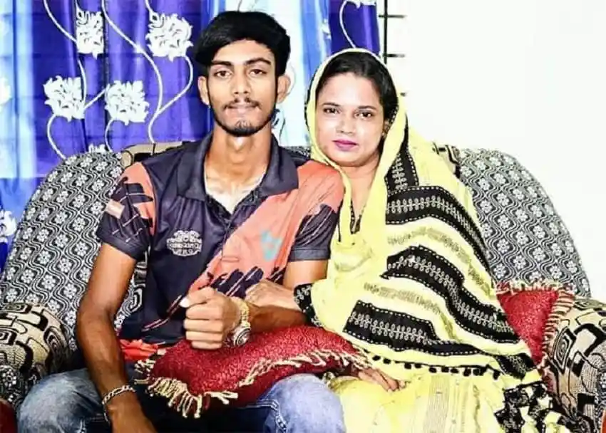 শিক্ষিকা ও তার ছাত্রের ছবি, পুলিশি তদন্তের জন্য প্রস্তুত. Channel i News - চ্যানেল আই নিউজ