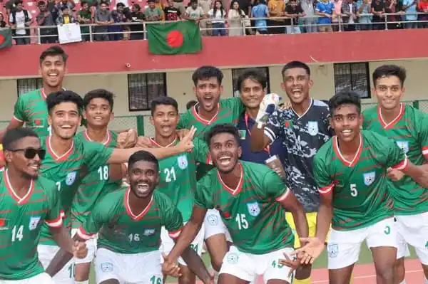 বাংলাদেশ ফুটবল দল অপরাজিত থেকে সাফের ফাইনালে উত্তেজনাপূর্ণ মুহূর্তে. Channel i News - চ্যানেল আই নিউজ