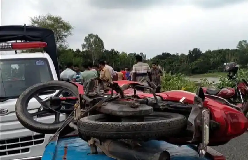 নাটোরে সিএনজি-মোটরসাইকেল সংঘর্ষে নিহত ১, আহতরা হাসপাতালে. Channel i News - চ্যানেল আই নিউজ