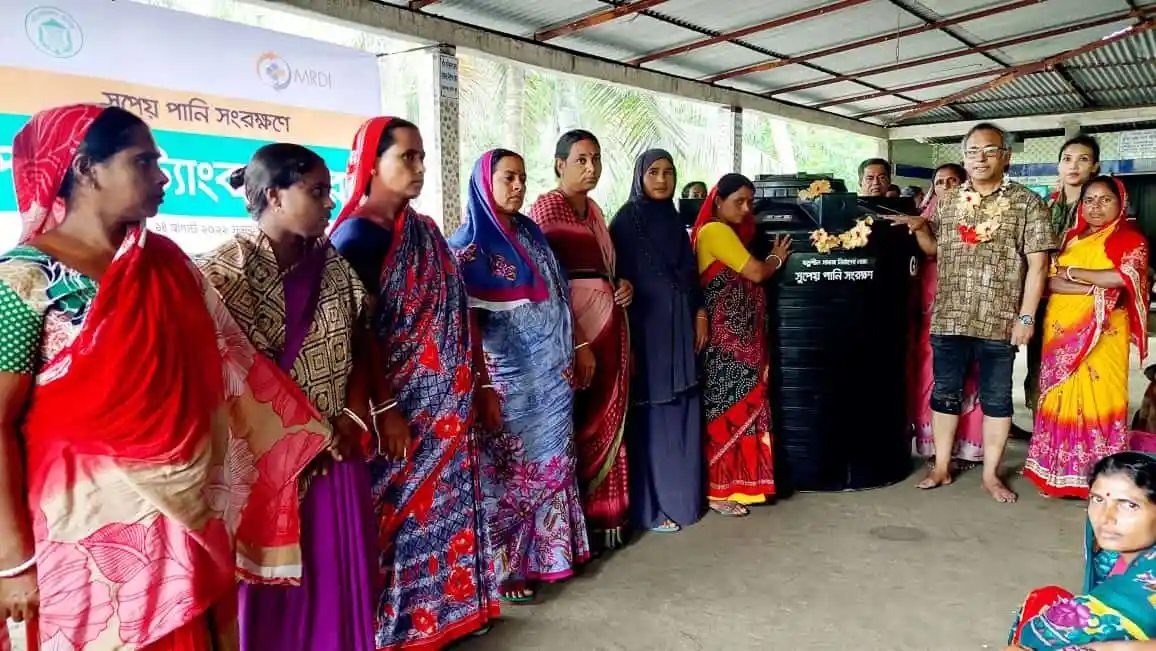বাংলাদেশের নারীরা পানির সংরক্ষণে সচেতনতা বাড়াচ্ছেন।. Channel i News - চ্যানেল আই নিউজ