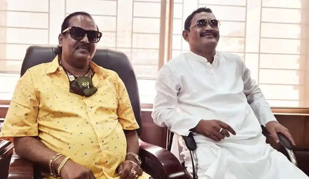 নির্বাচন থেকে সরে যাওয়া ডিপজল ও সেলিম খান ছবি. Channel i News - চ্যানেল আই নিউজ