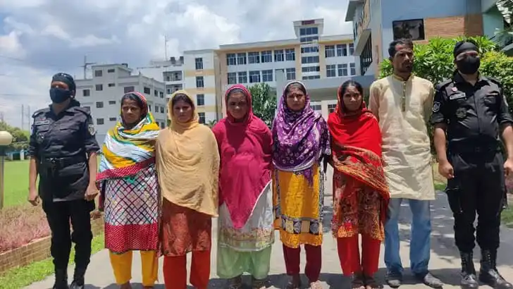 নিরাপত্তা বাহিনী ও নারীদের ছবি, বাংলাদেশে একটি সচেতনতা প্রচার. Channel i News - চ্যানেল আই নিউজ