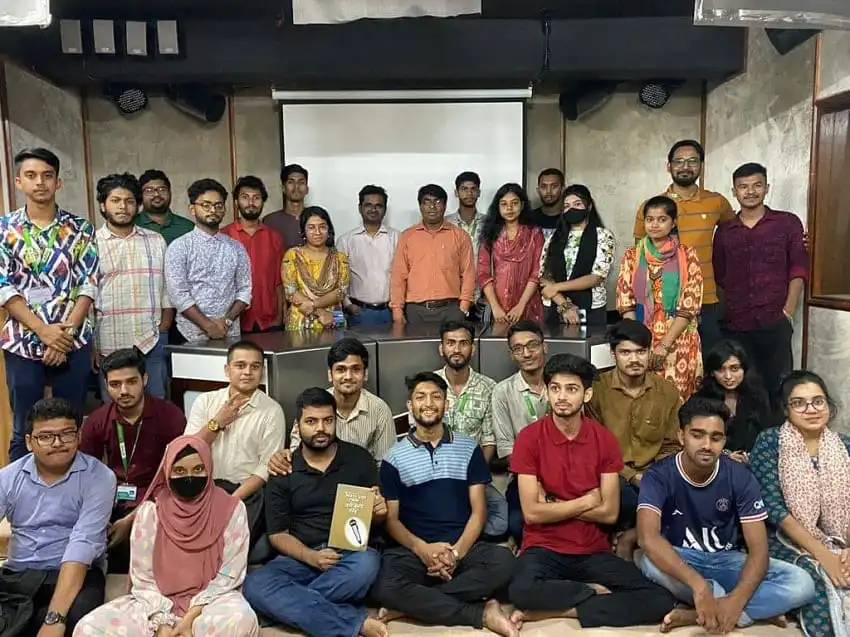 গ্রিন ইউনিভার্সিটির জার্নালিজম বিভাগে পাঠচক্রের উদ্বোধন অনুষ্ঠানে শিক্ষার্থী ও শিক্ষকরা উপস্থিত. Channel i News - চ্যানেল আই নিউজ