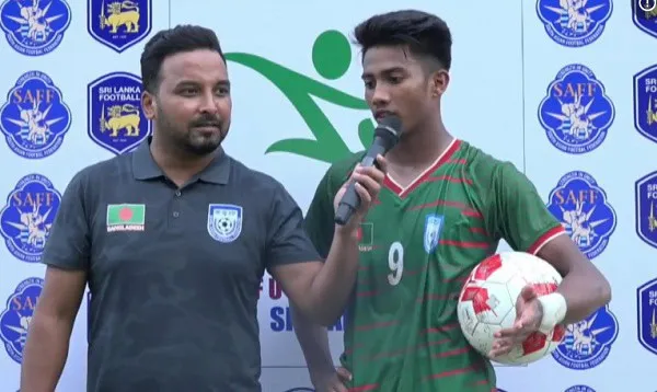 বাংলাদেশের ফুটবল খেলোয়াড়ের সাক্ষাৎকার, হ্যাটট্রিকের পর সেমিতে বাংলাদেশ. Channel i News - চ্যানেল আই নিউজ
