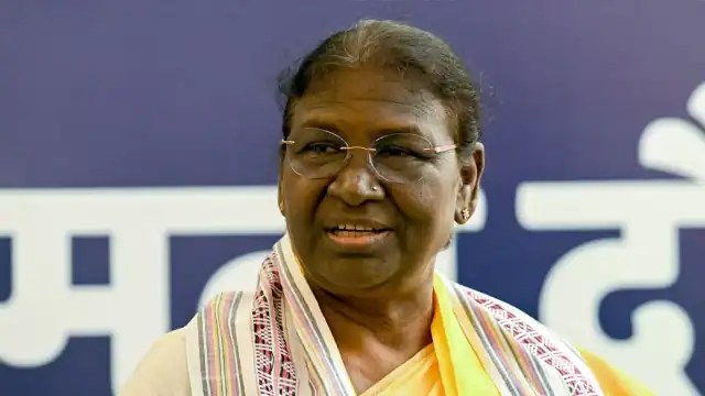 ভারতের রাষ্ট্রপতি শেষকৃত্যে অংশগ্রহণ করছেন. Channel i News - চ্যানেল আই নিউজ