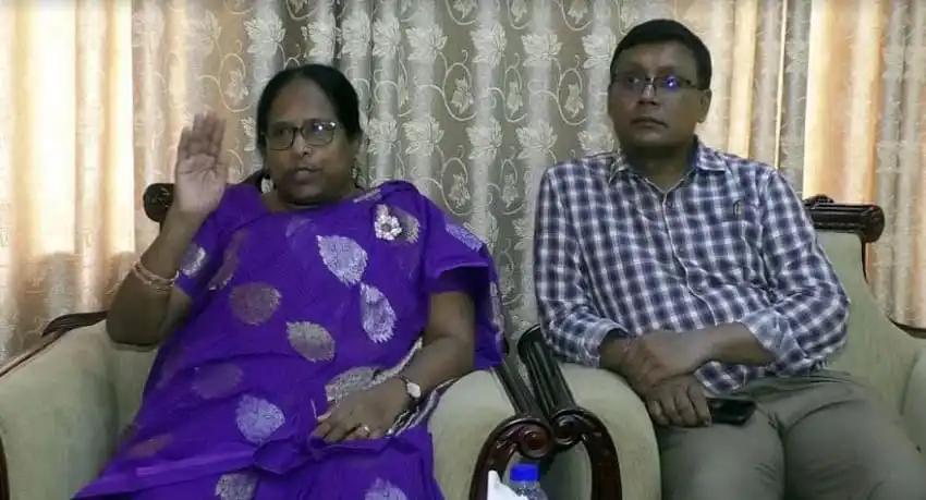 রাশেদা সুলতানা ও অন্য ব্যক্তি আলোচনা করছেন. Channel i News - চ্যানেল আই নিউজ