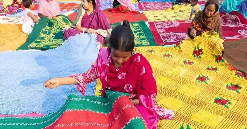 নারীরা নকশিকাঁথা তৈরি করে স্বাবলম্বী হচ্ছেন।. Channel i News - চ্যানেল আই নিউজ