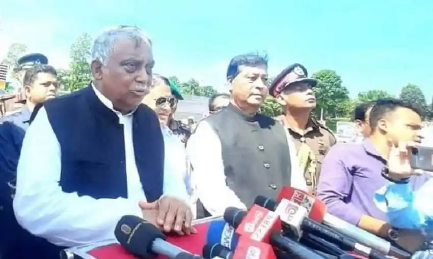 স্বরাষ্ট্রমন্ত্রী ও পুলিশ কর্মকর্তারা সীমান্তে নিরাপত্তা পরিস্থিতি পরিদর্শন করছেন. Channel i News - চ্যানেল আই নিউজ