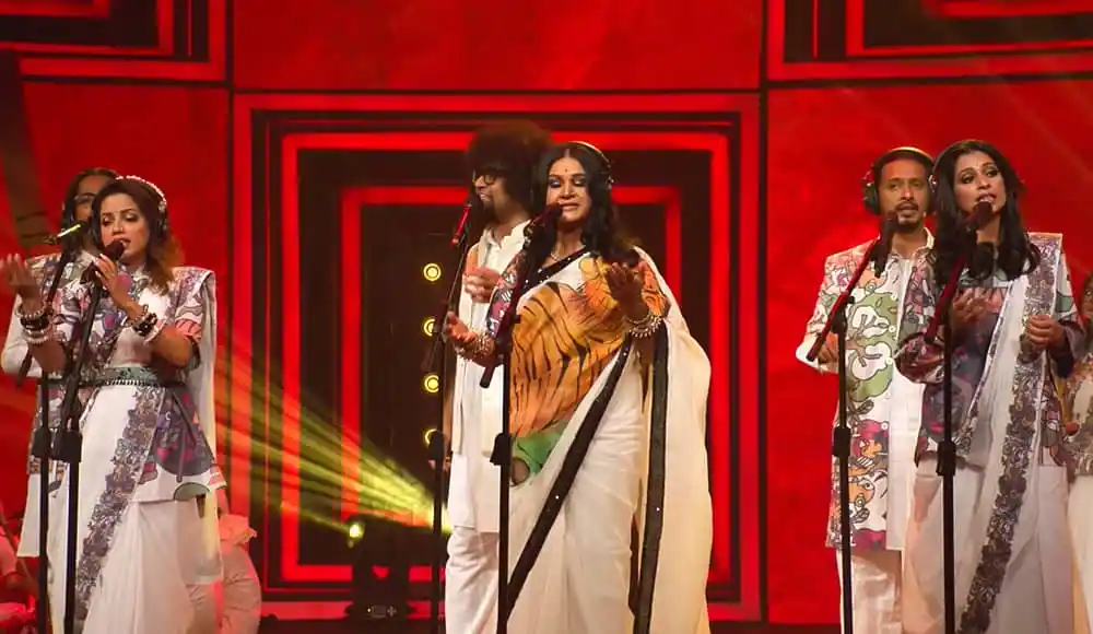 চ্যানেল আই অনলাইন এর গানের পরিবেশনা, মহিলা শিল্পীরা সঙ্গীত পরিবেশন করছে. Channel i News - চ্যানেল আই নিউজ