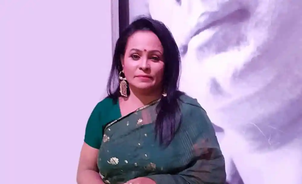 নীলিমা গানের দিন উপলক্ষে এক অনুষ্ঠানে অংশগ্রহণকারী মহিলা. Channel i News - চ্যানেল আই নিউজ