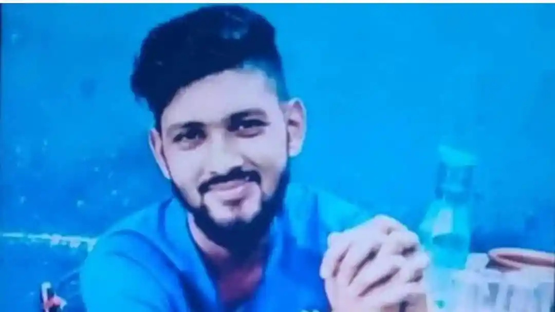 মুন্সিগঞ্জে পুলিশ-বিএনপির সংঘর্ষে আহত শাওনের ছবি. Channel i News - চ্যানেল আই নিউজ