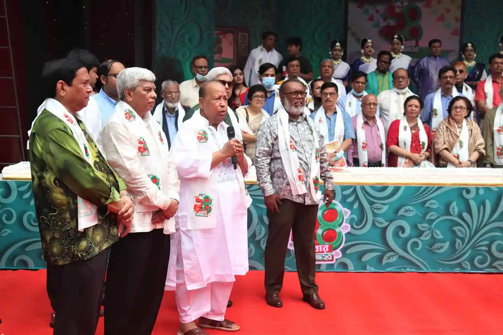 চ্যানেল আইয়ের জন্মদিন উদযাপনে অতিথি ও দর্শকদের সমাগম।. Channel i News - চ্যানেল আই নিউজ
