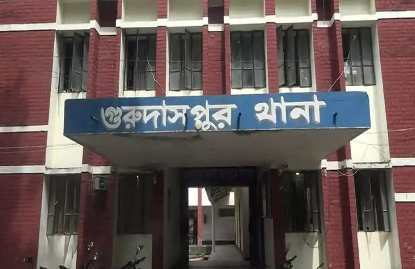 গেদ্দাসপুর থানার প্রবেশদ্বার, বাংলাদেশ. Channel i News - চ্যানেল আই নিউজ