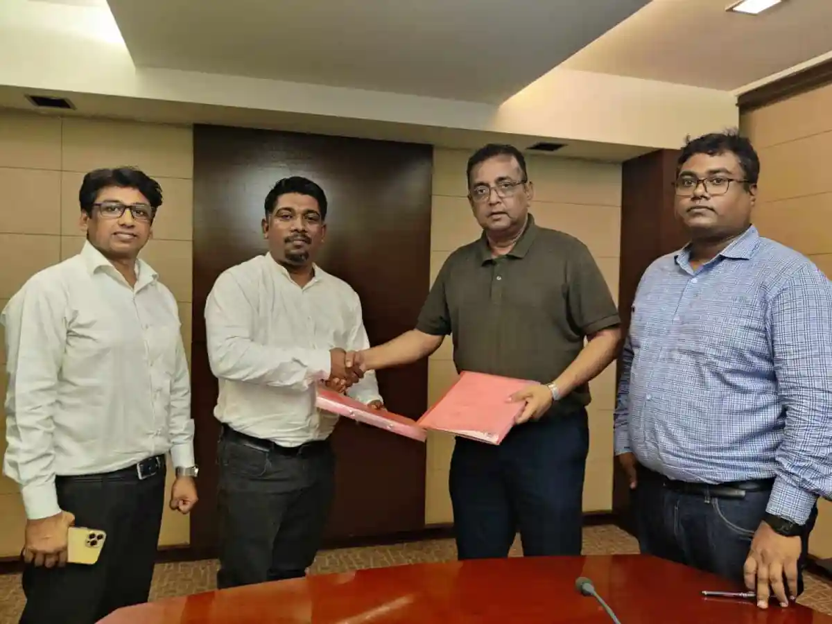 চ্যানেল আই অনলাইন এর প্রতিনিধির সাথে মোনার্ক মার্টের প্রতিনিধির সাক্ষাৎ. Channel i News - চ্যানেল আই নিউজ