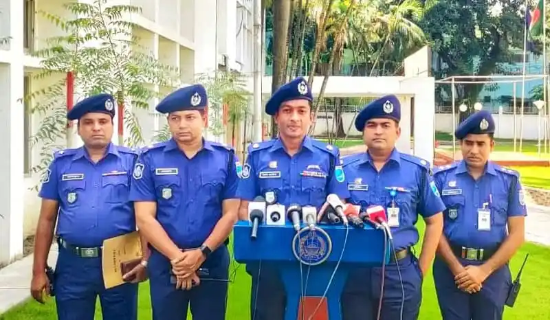 বাংলাদেশ পুলিশ কর্মকর্তাদের প্রেস ব্রিফিং, হত্যার নাটক বিষয়ক সংবাদ. Channel i News - চ্যানেল আই নিউজ