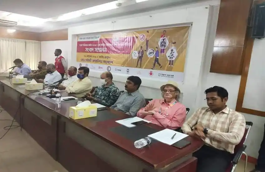 সড়ক পরিবহন আইন দ্রুত জারির দাবিতে আলোচনা সভা।. Channel i News - চ্যানেল আই নিউজ
