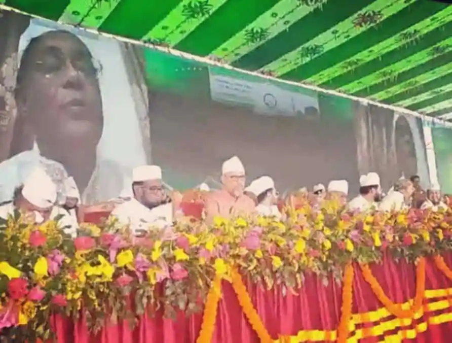 তথ্যমন্ত্রী বক্তৃতা দিচ্ছেন, আলোচনা সভা অনুষ্ঠিত হচ্ছে. Channel i News - চ্যানেল আই নিউজ