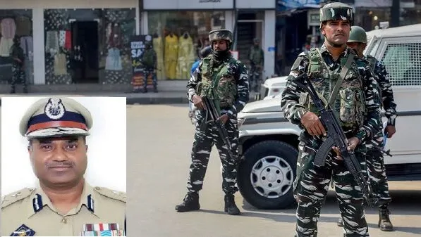 বাংলাদেশ পুলিশ ও সেনা সদস্যরা নিরাপত্তা ব্যবস্থা গ্রহণ করছে. Channel i News - চ্যানেল আই নিউজ