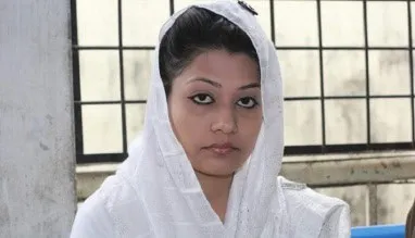 মিন্নি হাইকোর্টে জামিনের জন্য আবেদন করেন, চোখে বিষন্নতা. Channel i News - চ্যানেল আই নিউজ