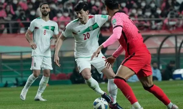 বাংলাদেশের ফুটবল দলের খেলোয়াড়রা আন্তর্জাতিক ম্যাচে প্রতিদ্বন্দ্বিতা করছে. Channel i News - চ্যানেল আই নিউজ