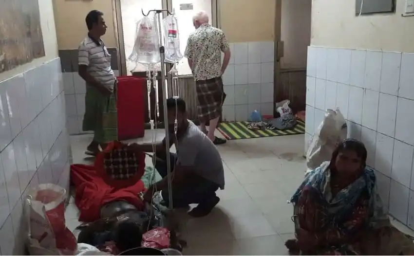 শেরপুরে ডায়রিয়া আক্রান্ত রোগীদের জন্য হাসপাতালের অভ্যন্তরীণ দৃশ্য. Channel i News - চ্যানেল আই নিউজ